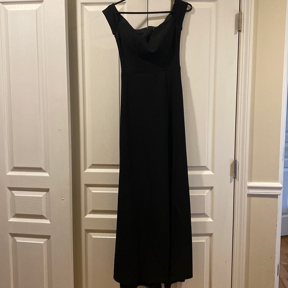 Black dress with slit in the front